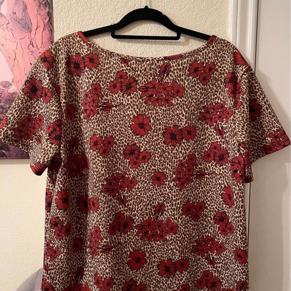 Plus Size Women’s  brown/burgundy floral short sleeve top size 2X New - Picture 9 of 9